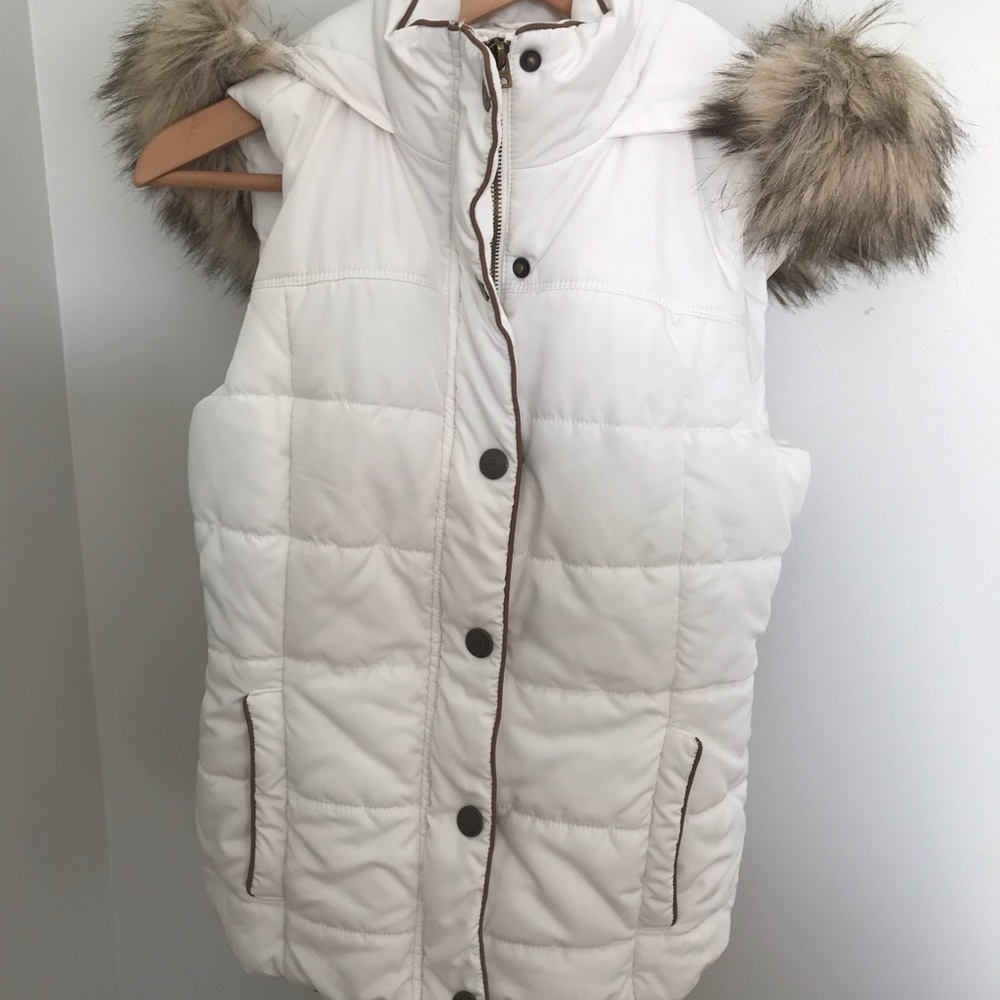 Aeropostale Puffy Vest NWOT